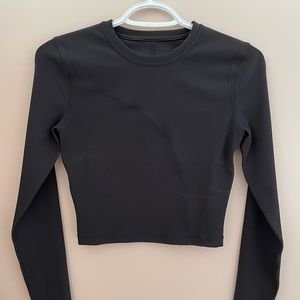 NWOT Lululemon Crop Shirt with back cut out